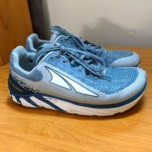 Altra Torrin 4 Plush